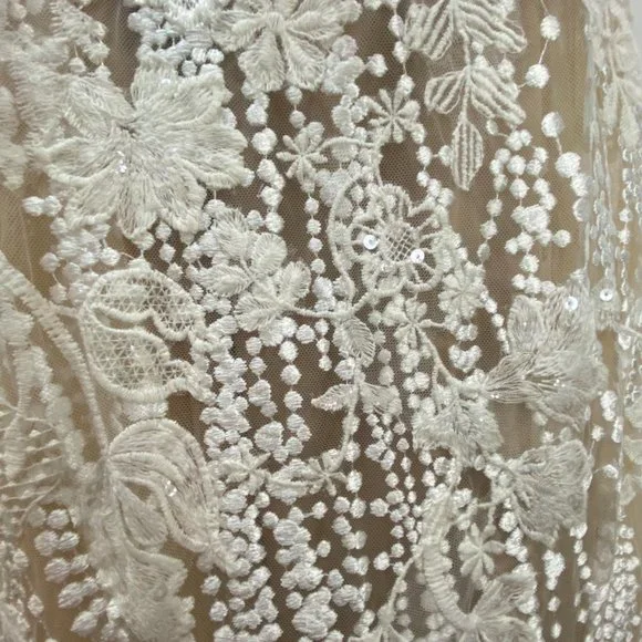 Stunning Allure Bridal Mermaid Lace Gown - Picture 5 of 9